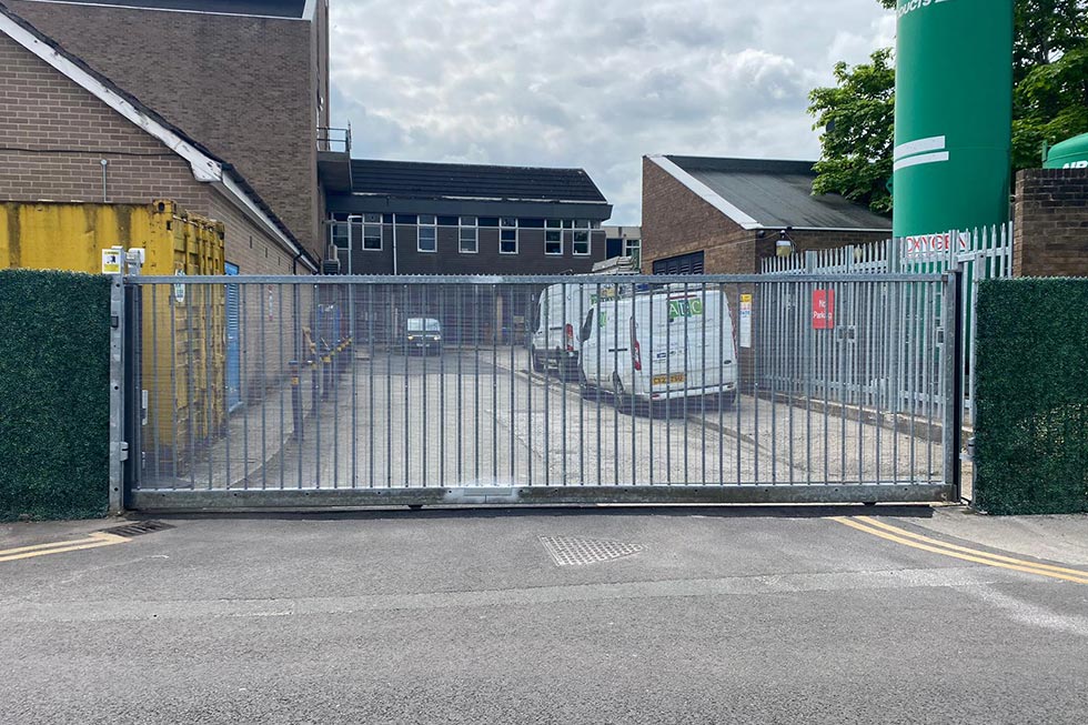macclesfield-hospital-gate-install and repair