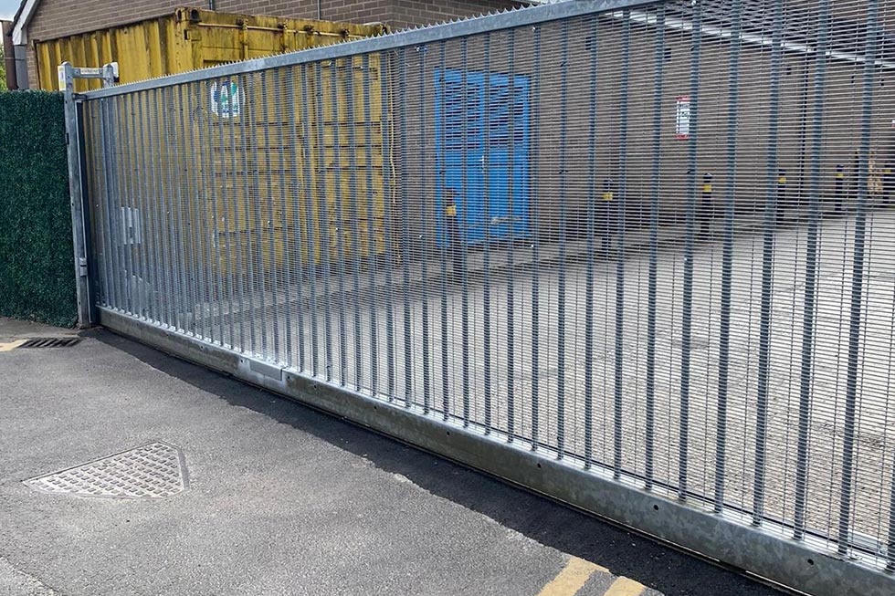 macclesfield-hospital-automatic gate